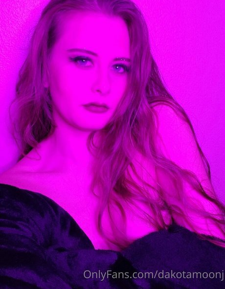 dakotamoonj perfect star pics