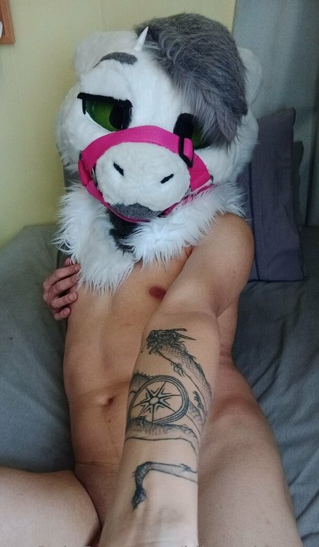 kiltro dragon nude actress galleries