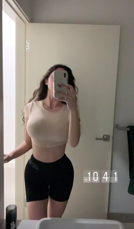 Mayroon Kawash xxx actress pics