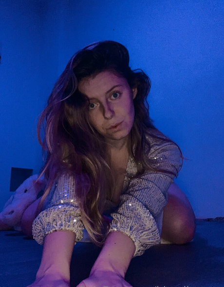 blondieasmr erotic model photo