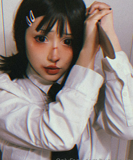 twoghouls hot actress img