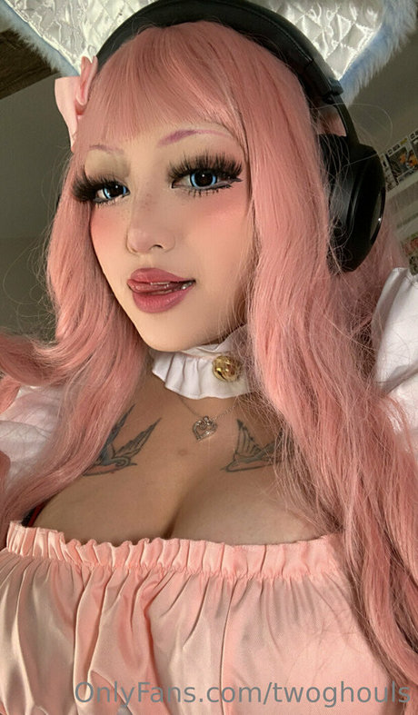 twoghouls perfect model pic