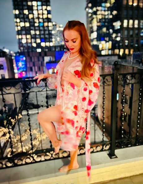 danijensen nude model image