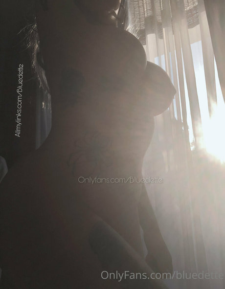 bluedette model art galleries