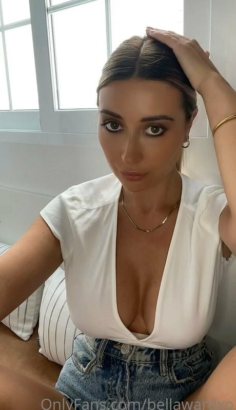 Msbellla beautiful actress pic