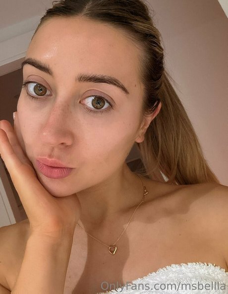 Msbellla hot actress galleries