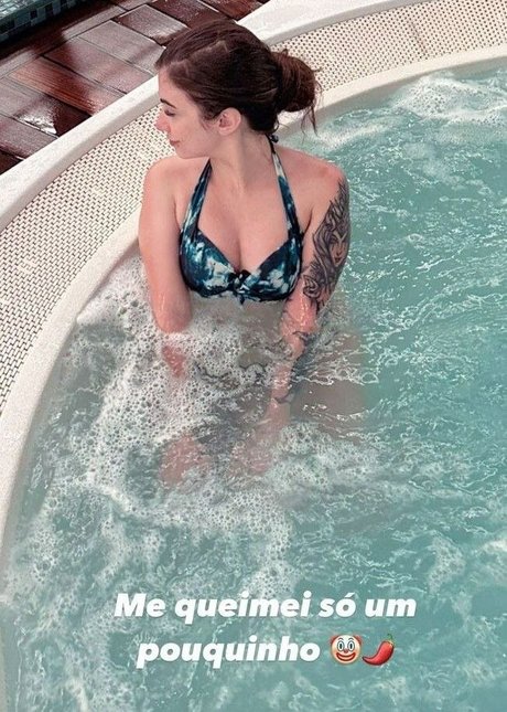 Nicole Diretora model free pictures