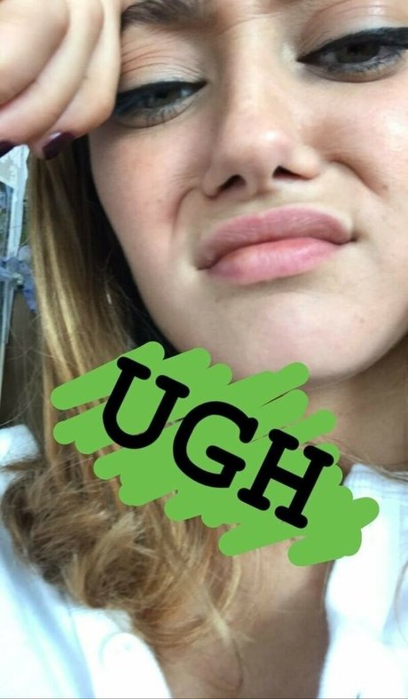 Ella Purnell hot star pics