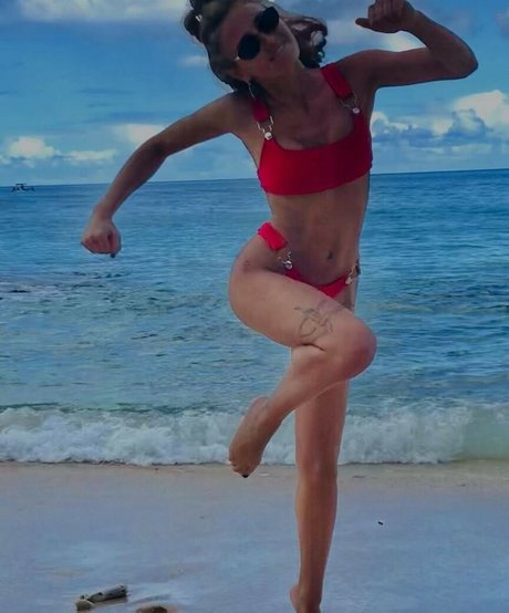 Ella Purnell model best pictures