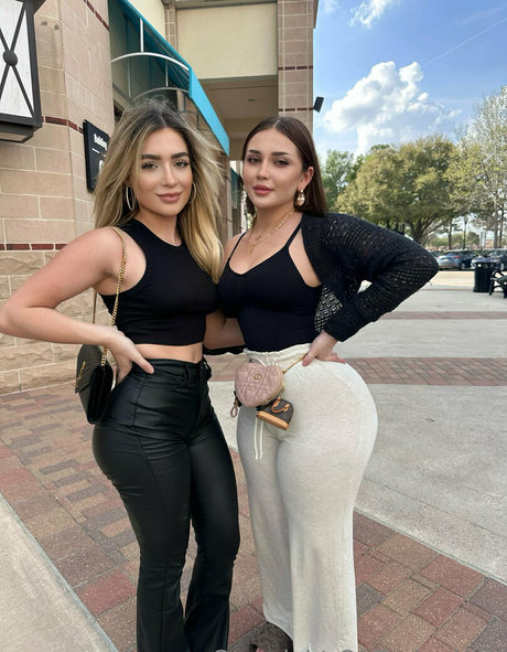 realtaylerhills best model photo