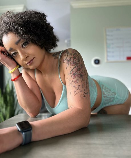 DelilahMoonx high quality pornstar pic