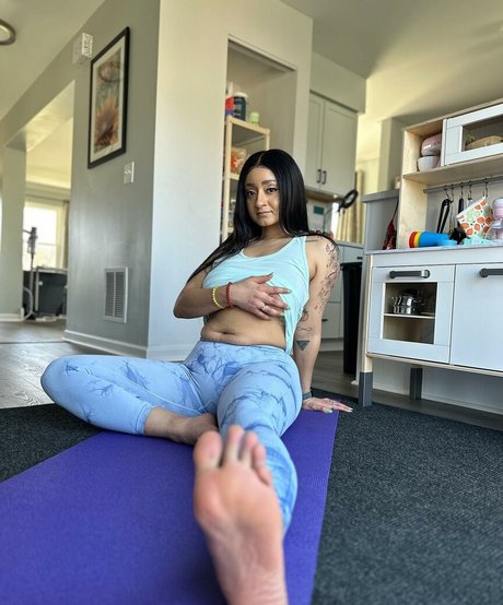 DelilahMoonx model pretty photo