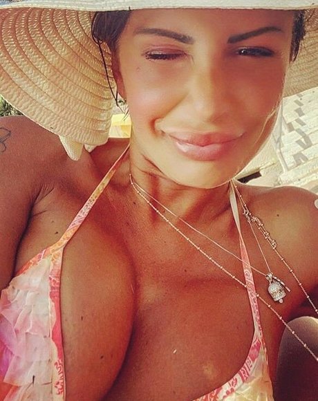 Ginia 900 model free pic