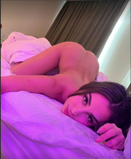 viki vi hot actress photo