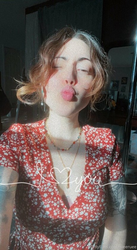 rueeruee free actress pictures