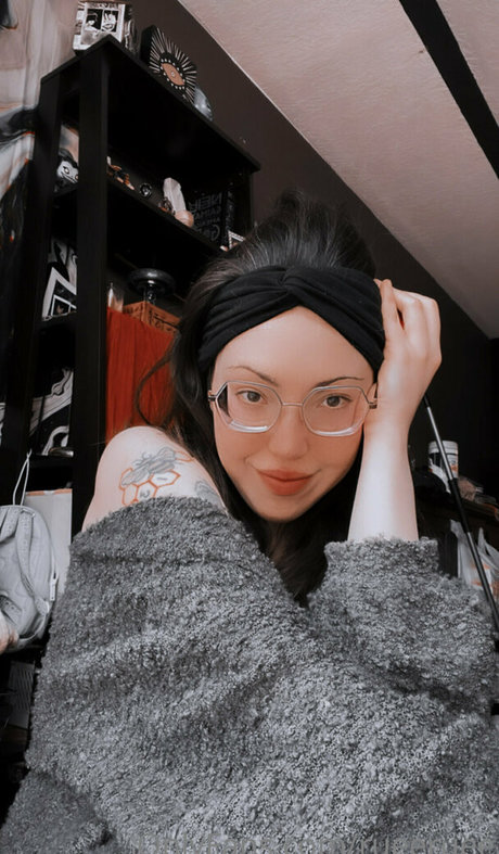 rueeruee star free photo