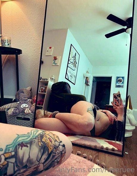 rueeruee beautiful actress photo