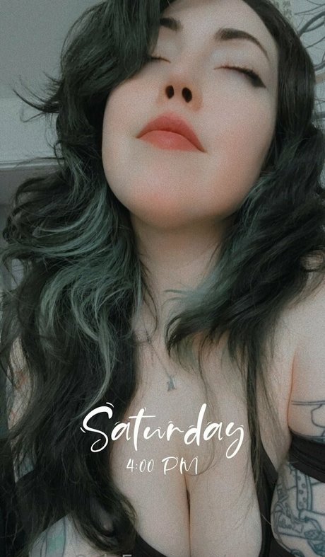 rueeruee porn model pic