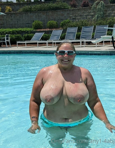 any1 4abj model beautiful pic