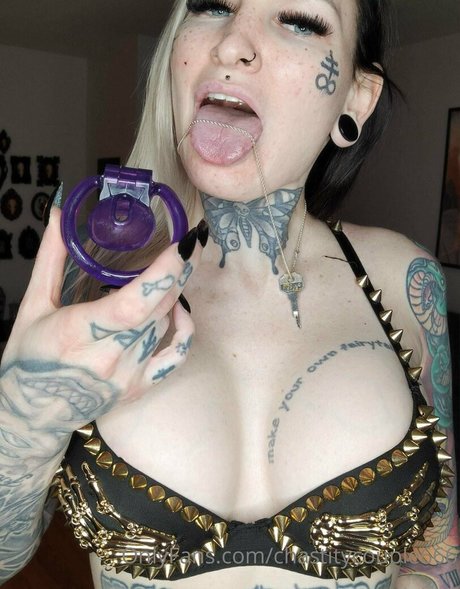 Chastitycouple666 model perfect pic