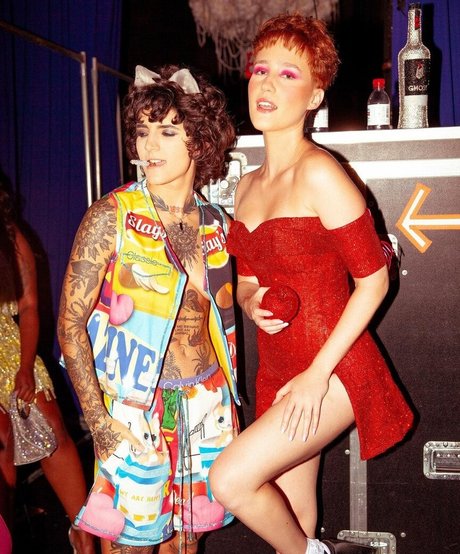 Vas Hal model hd gallery