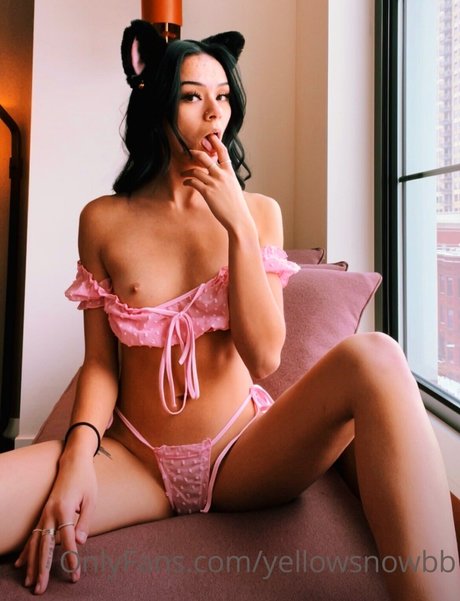 Yellowsnowbb pornographic star pictures