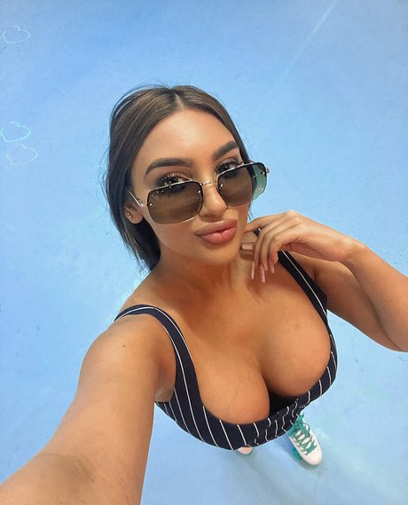 simmykk xxx actress picture