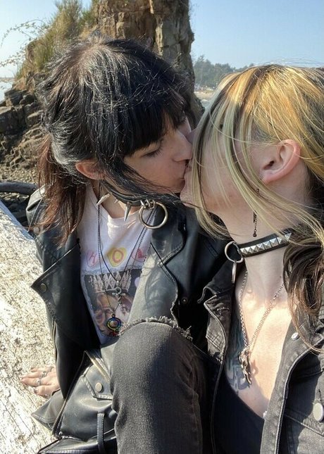 Devi Dionne nude star image