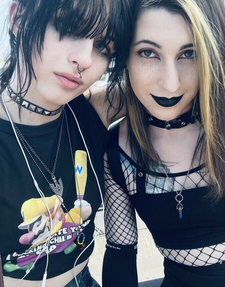 Devi Dionne star pretty galleries