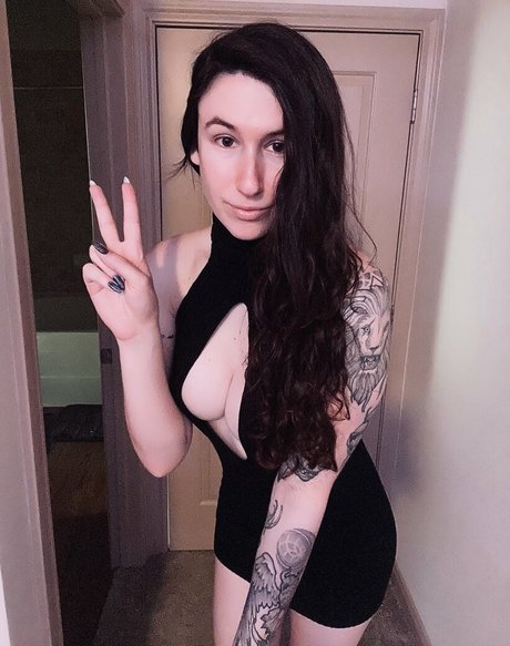 Bloody hot model pictures