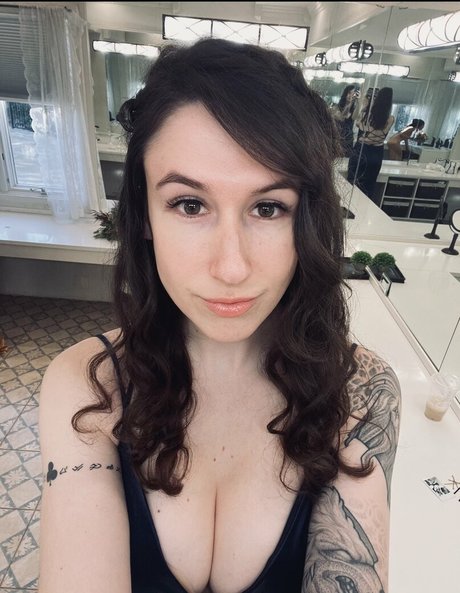 Bloody best model image