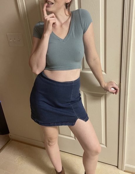 Cay Wild model naked picture