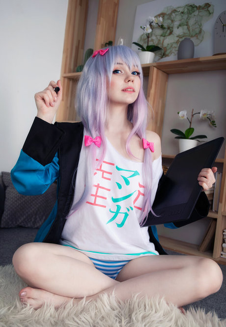 Caticornplay naked actress pic