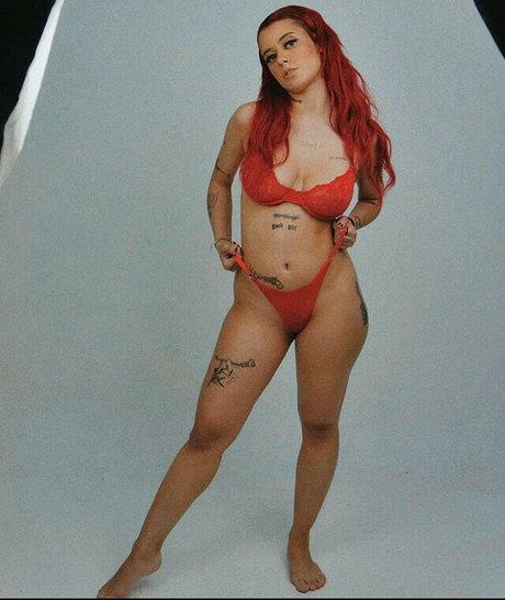 Lara Barroso hot star gallery