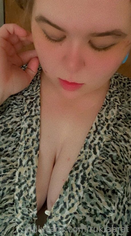 rukiabrat model sexy photo