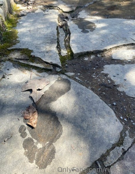 rukiabrat model art gallery