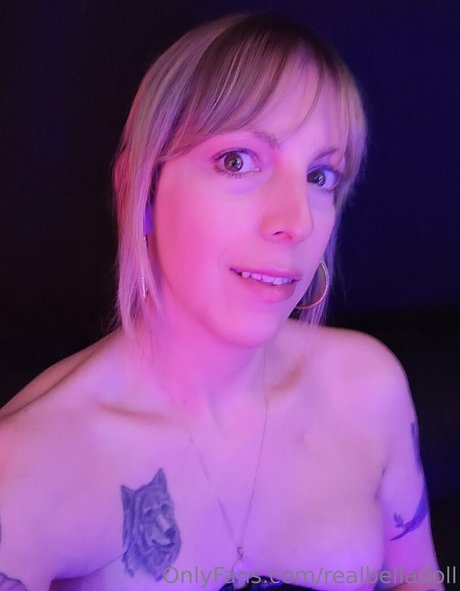 realbelladoll model nudes pic