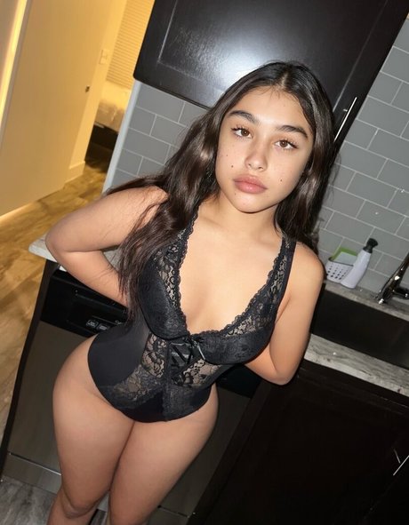 Iiluvava_ pornstar erotic images