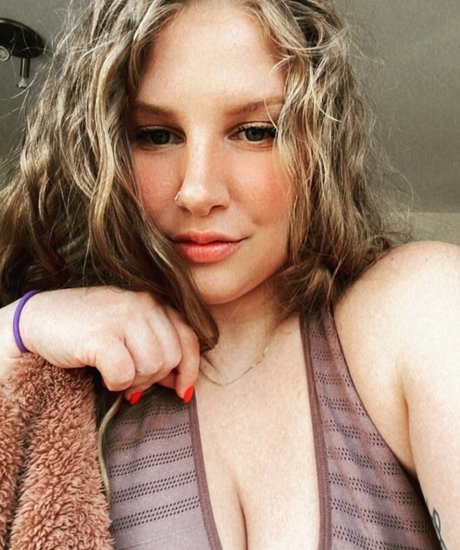 Miss Ivy The Domme pretty actress photos