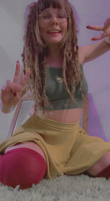 lindssforfree free model img