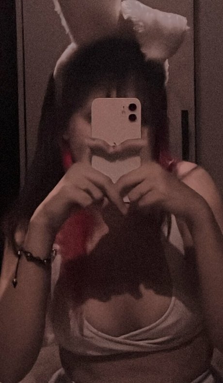 Coelho__pink star exclusive photo