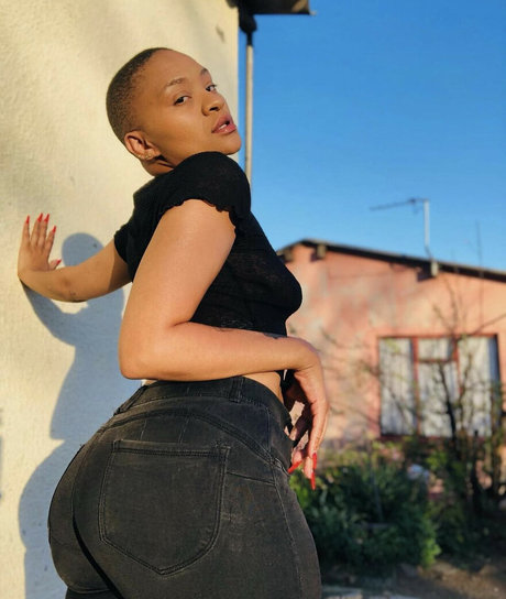 Arrie Cakes perfect model gallery