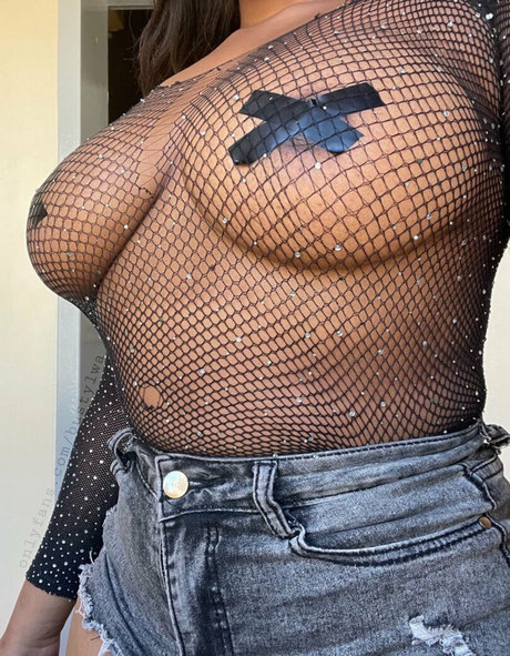 Bustylwa adult model gallery