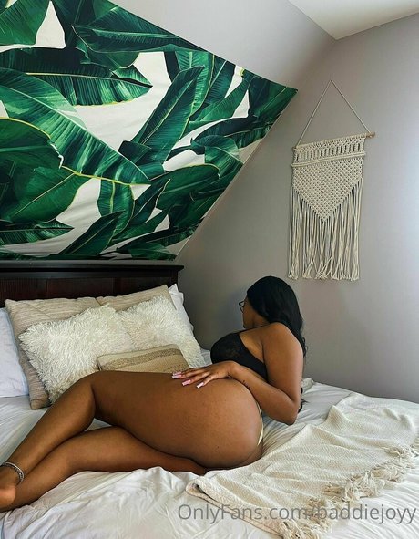 baddiejoyy model picture