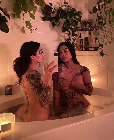 _Leovenus best actress images