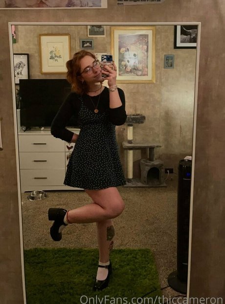 thiccameron model sex photos