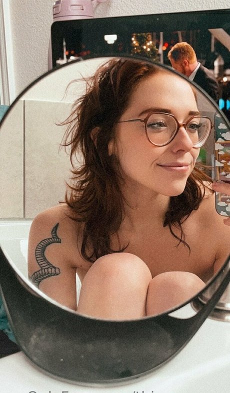 thiccameron nude model photos