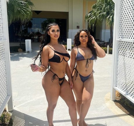 Amira Khalil model pretty pics