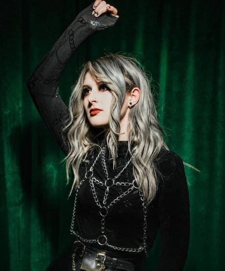 Mothica model xxx photos