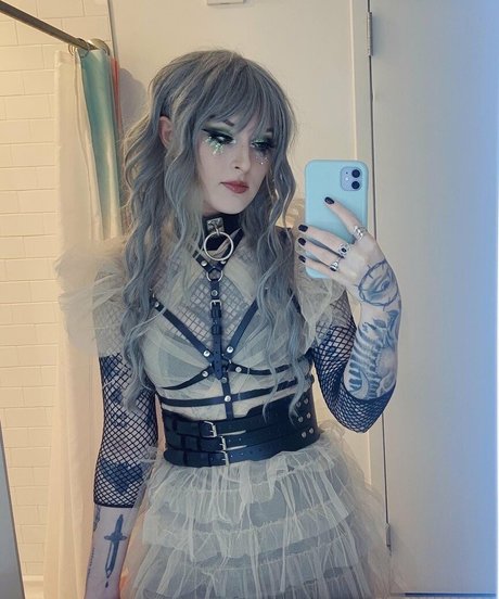 Mothica star naked picture